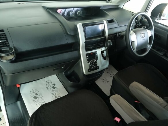 2010 Toyota Noah II (R70), белый, 1159000 рублей - вид 14