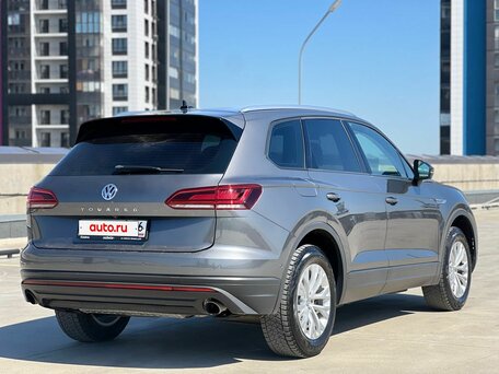 2019 Volkswagen Touareg III, серый, 3799000 рублей, вид 5