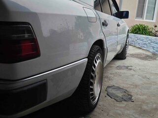 1990 Mercedes-Benz W124 200, белый, 440000 рублей, вид 3
