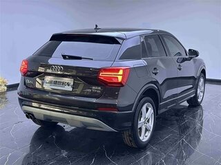 2021 Audi Q2 L I, серый, 1800000 рублей, вид 4
