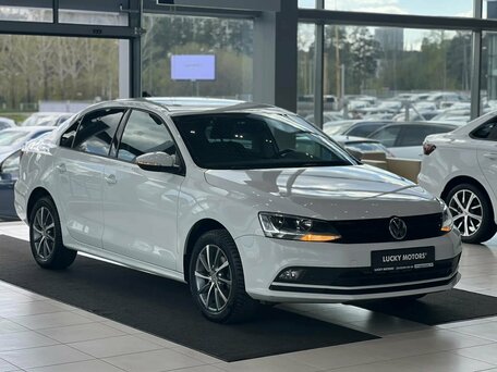 Volkswagen Jetta VI Рестайлинг