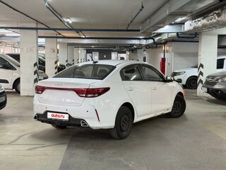 2021 Kia Rio IV Рестайлинг, белый, 1500000 рублей, вид 4