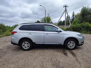 2022 Mitsubishi Outlander III Рестайлинг 3, серый, 3277000 рублей, вид 4