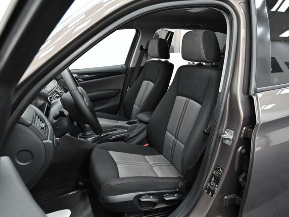 2011 BMW X1 18i I (E84), коричневый - вид 8