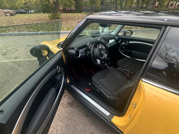 2009 Mini Hatch Cooper II (R56), жёлтый, 530000 рублей - вид 12