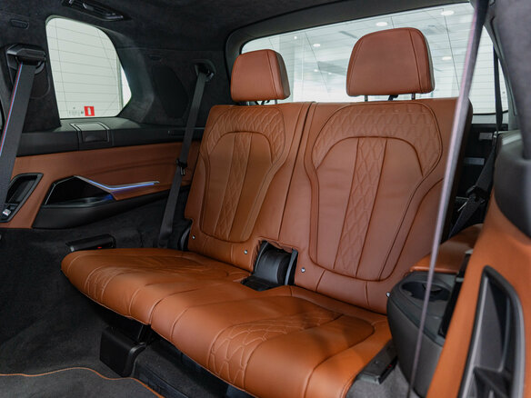 2025 BMW X7 40d I (G07) Рестайлинг, чёрный - вид 36