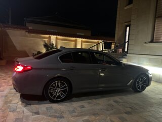 2020 BMW 5 серии 523d VII (G30/G31/G38) Рестайлинг, серый, 3200000 рублей, вид 3