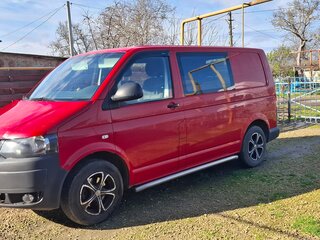 2013 Volkswagen Transporter T5 Рестайлинг, красный, 1300000 рублей, вид 2