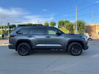 2023 Toyota Sequoia III, серый, 12999000 рублей, вид 4