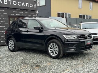 2020 Volkswagen Tiguan II, чёрный, 2549000 рублей, вид 4