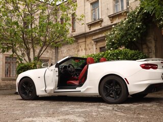 2020 Chevrolet Camaro VI Рестайлинг, белый, 3800000 рублей, вид 4