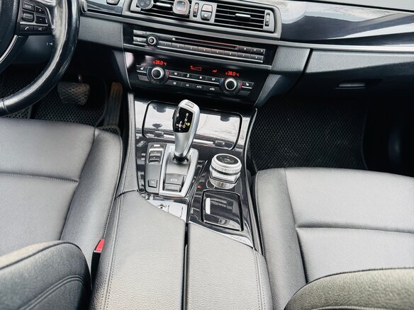 2014 BMW 5 серии 520i VI (F10/F11/F07) Рестайлинг, чёрный, 2100000 рублей - вид 6