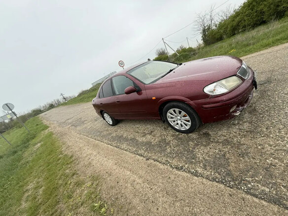 2001 Nissan Sunny N16, красный, 330000 рублей - вид 3