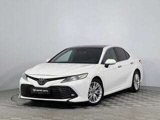 2018 Toyota Camry VIII (XV70), белый, 2399000 рублей, вид 1