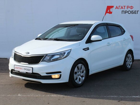 2017 Kia Rio III Рестайлинг, белый, 920000 рублей
