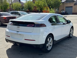 2013 Chevrolet Volt I, белый, 700000 рублей, вид 3