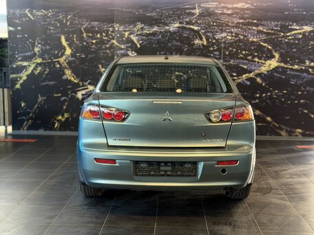2011 Mitsubishi Lancer X Рестайлинг, зелёный, 900000 рублей, вид 5