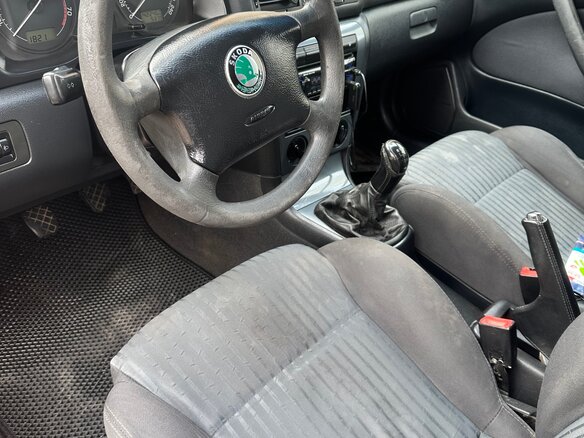 2006 Skoda Octavia I (A4) Рестайлинг, красный, 267000 рублей - вид 8
