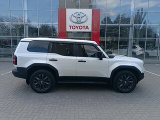 2024 Toyota Land Cruiser Prado 250 Series, белый, 10800000 рублей, вид 3