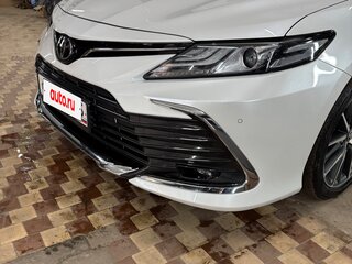 2023 Toyota Camry VIII (XV70) Рестайлинг, белый, 3800000 рублей, вид 5