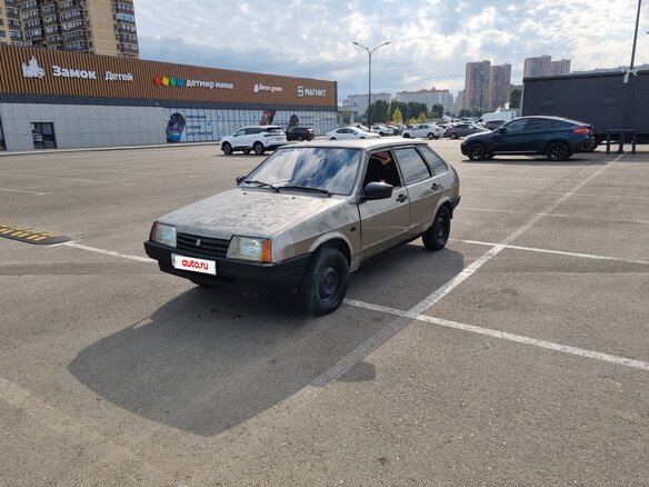 1999 Lada (ВАЗ) 2109, серебристый, 70000 рублей