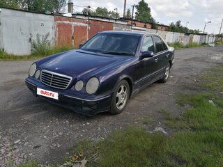 1999 Mercedes-Benz E-Класс 240 II (W210, S210) Рестайлинг, фиолетовый, 201000 рублей, вид 2