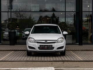 2010 Opel Astra H Рестайлинг, белый, 695000 рублей, вид 2