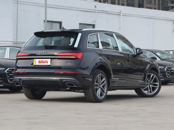 2025 Audi Q7 45 TFSI II (4M) Рестайлинг 2, чёрный, 10123000 рублей - вид 3