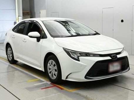 2022 Toyota Corolla XII (E210) Рестайлинг, белый, 1315000 рублей, вид 2