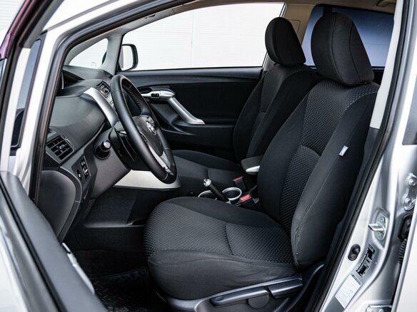 2011 Toyota Verso I, серебристый - вид 10