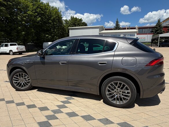 2023 Maserati Grecale GT, серый, 6970000 рублей - вид 9