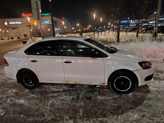 2015 Volkswagen Polo V, белый, 400000 рублей, вид 4