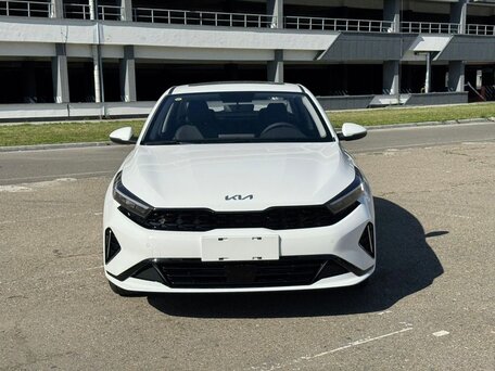 2026 Kia K3 II (China Market) Рестайлинг, белый, 1880000 рублей, вид 4