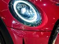 2023 Mini Hatch Cooper III (F55/F56) Рестайлинг 2, красный, 3450200 рублей - вид 7