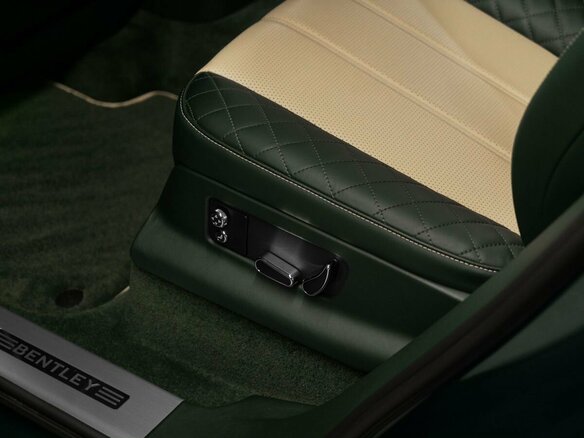 2018 Bentley Bentayga I, зелёный, 14990000 рублей - вид 28