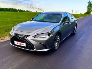 2023 Lexus ES 300h VII Рестайлинг, серый, 3400000 рублей, вид 2