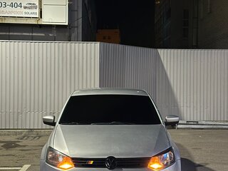 2013 Volkswagen Polo V, серебристый, 750000 рублей, вид 2