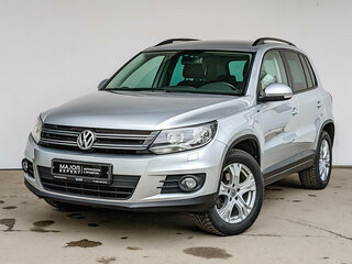 2016 Volkswagen Tiguan I Рестайлинг, серебристый, 1595000 рублей, вид 1