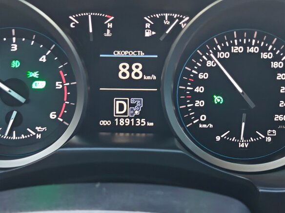 2014 Toyota Land Cruiser 200 Series Рестайлинг 1, чёрный, 4120000 рублей - вид 6