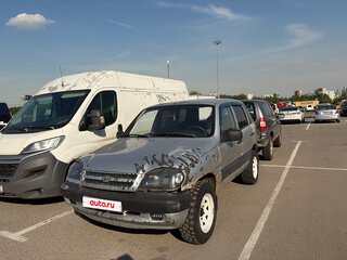 2005 Chevrolet Niva I, серебристый, 210000 рублей, вид 3