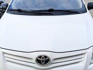 2011 Toyota Auris I Рестайлинг, белый, 950000 рублей, вид 2