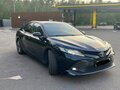 2019 Toyota Camry VIII (XV70), синий, 2500000 рублей - вид 1