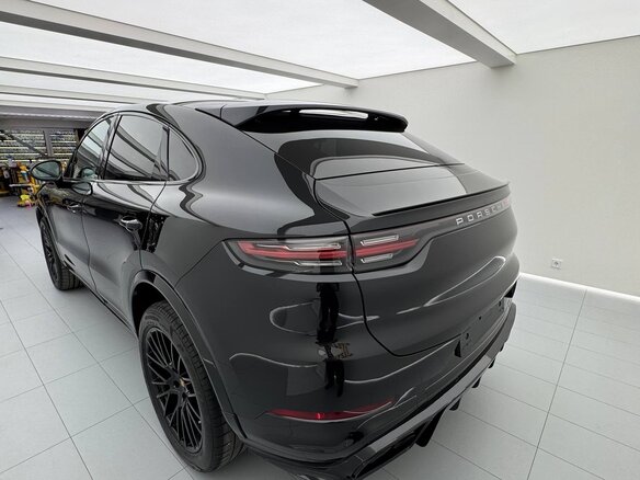 2020 Porsche Cayenne Coupé III, чёрный, 7850000 рублей - вид 5