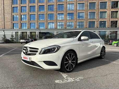 2014 Mercedes-Benz A-Класс 180 III (W176), белый, 1590000 рублей, вид 1