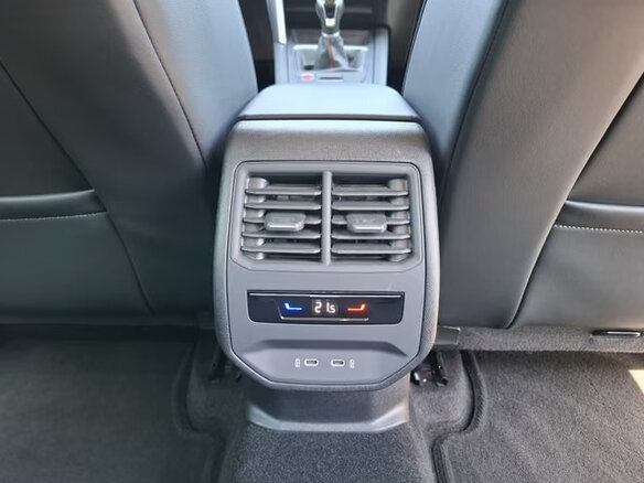 2023 SEAT Leon IV, чёрный - вид 20