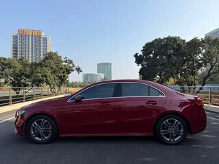 2021 Mercedes-Benz A-Класс 180 Long IV (W177), красный, 1872099 рублей, вид 4