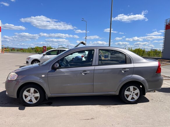 2011 Chevrolet Aveo I Рестайлинг, серый, 450000 рублей