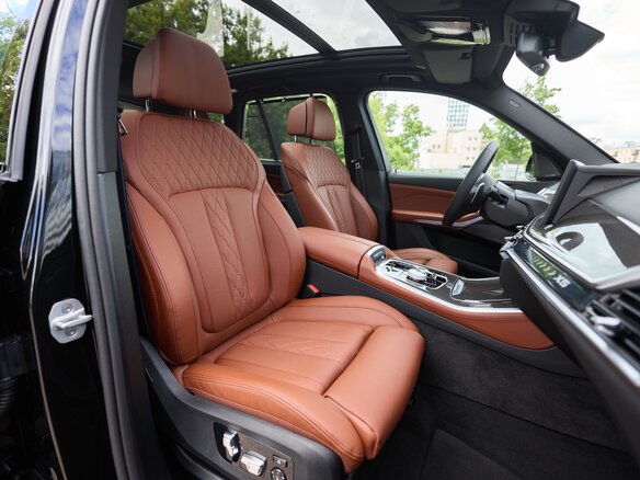 2025 BMW X5 40i IV (G05/G18) Рестайлинг, чёрный, 13490000 рублей - вид 15