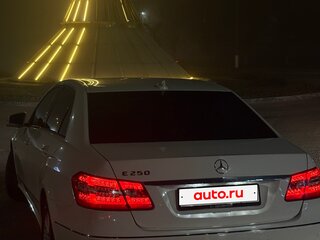 2011 Mercedes-Benz E-Класс 250 7G-Tronic IV (W212, S212, C207), белый, 1650000 рублей, вид 2