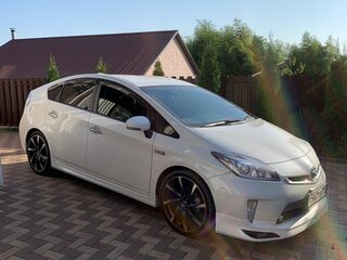 2012 Toyota Prius PHV ZVW35 III Рестайлинг (XW30), белый, 1600000 рублей, вид 2